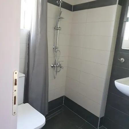 A Pleasent Small -Studio Close To The Port Of Volos Exterior photo