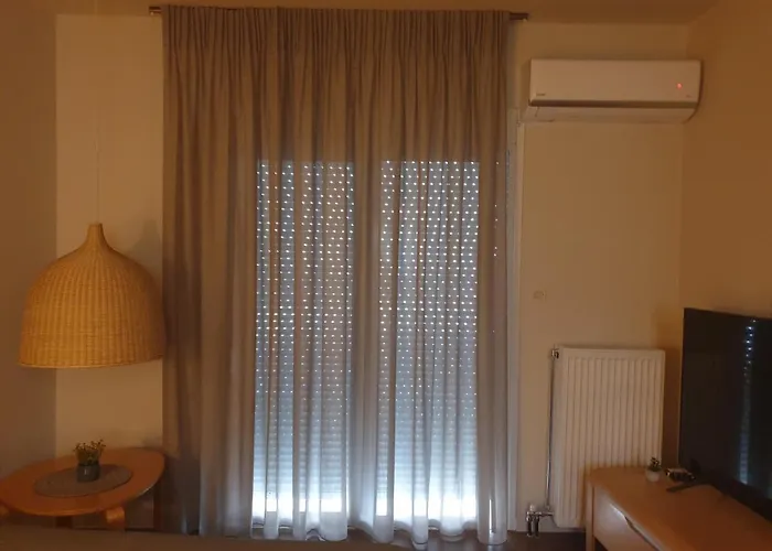 A Pleasent Small -Studio Close To The Port Of Volos