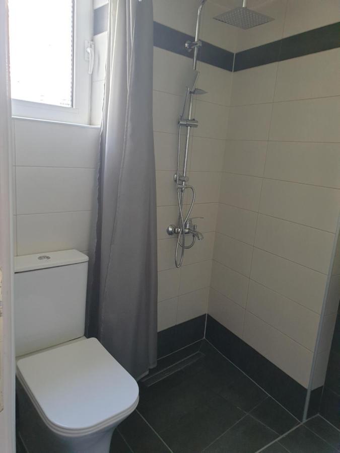 A Pleasent Small -studio Close To The Port Of *